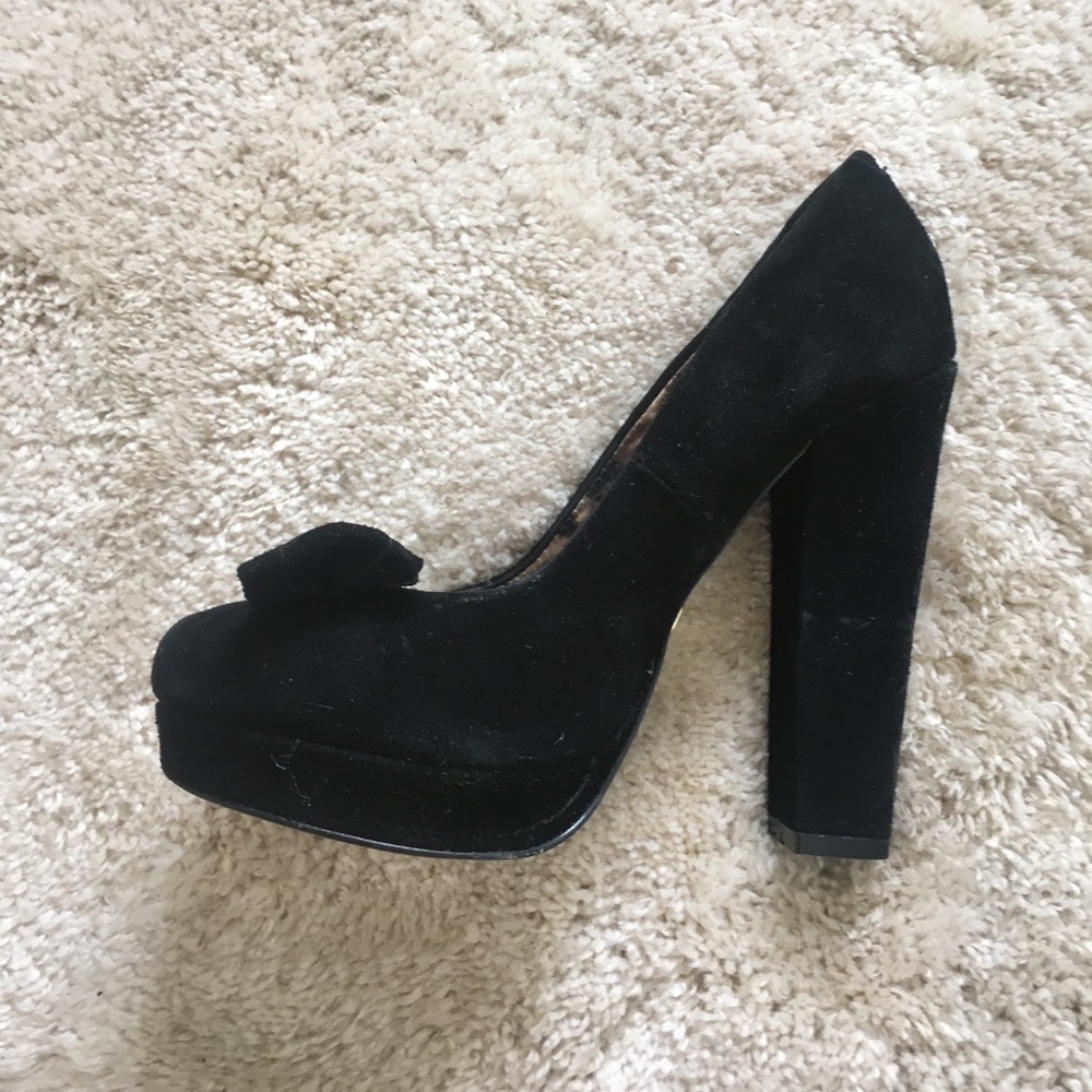Betsy Johnson Suede Pinup heel